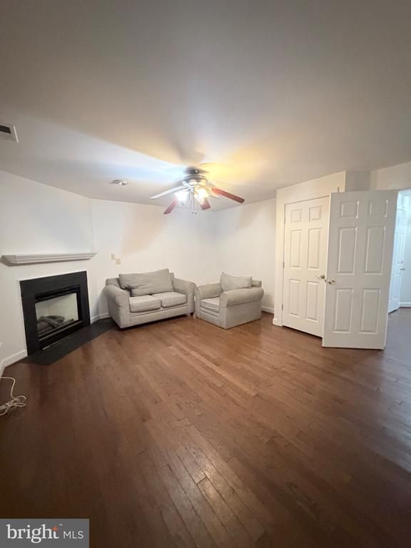 14066 Madrigal Dr, Woodbridge, VA 22193