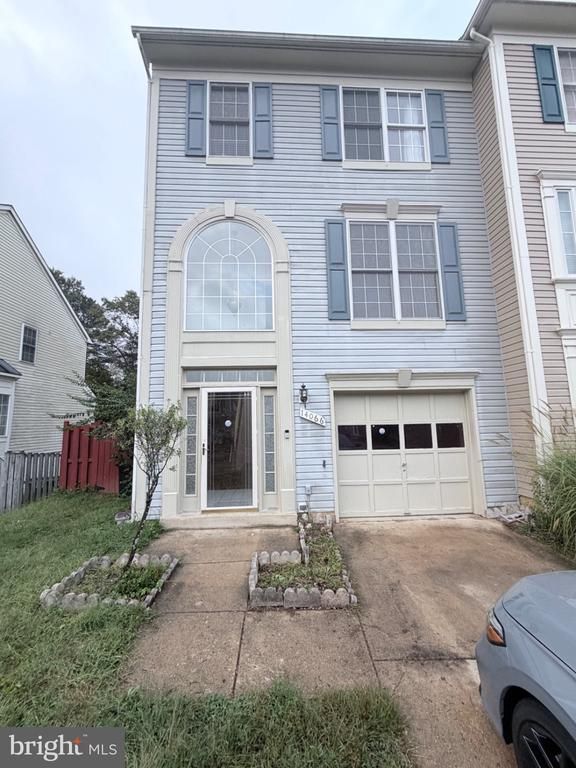 14066 Madrigal Dr, Woodbridge, VA 22193