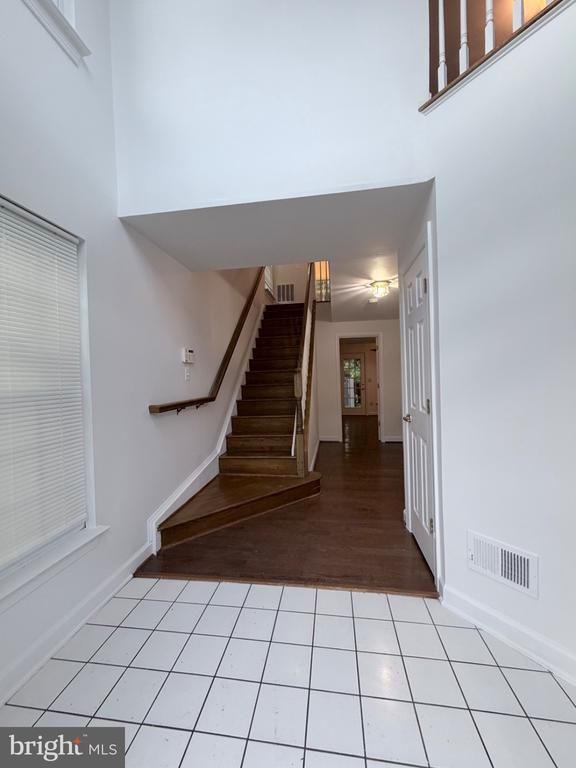 14066 Madrigal Dr, Woodbridge, VA 22193