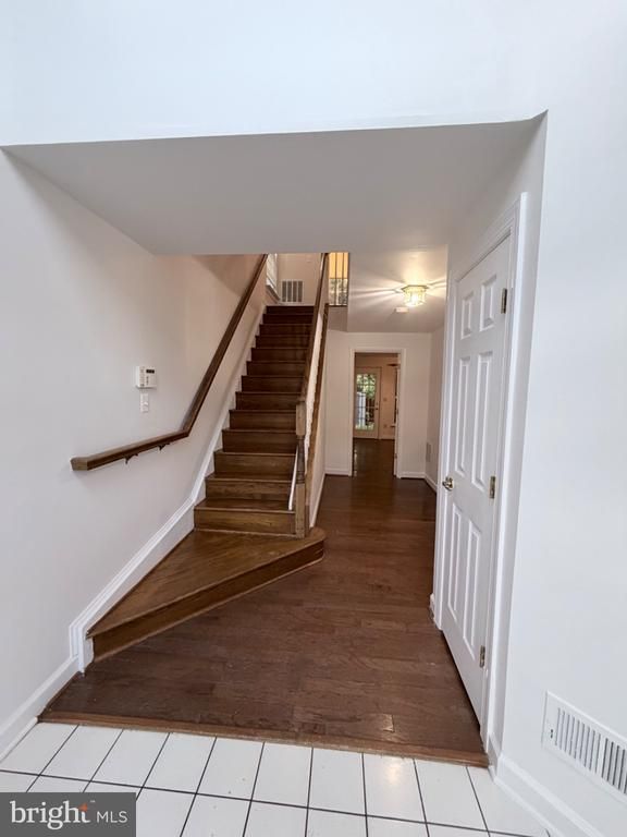 14066 Madrigal Dr, Woodbridge, VA 22193