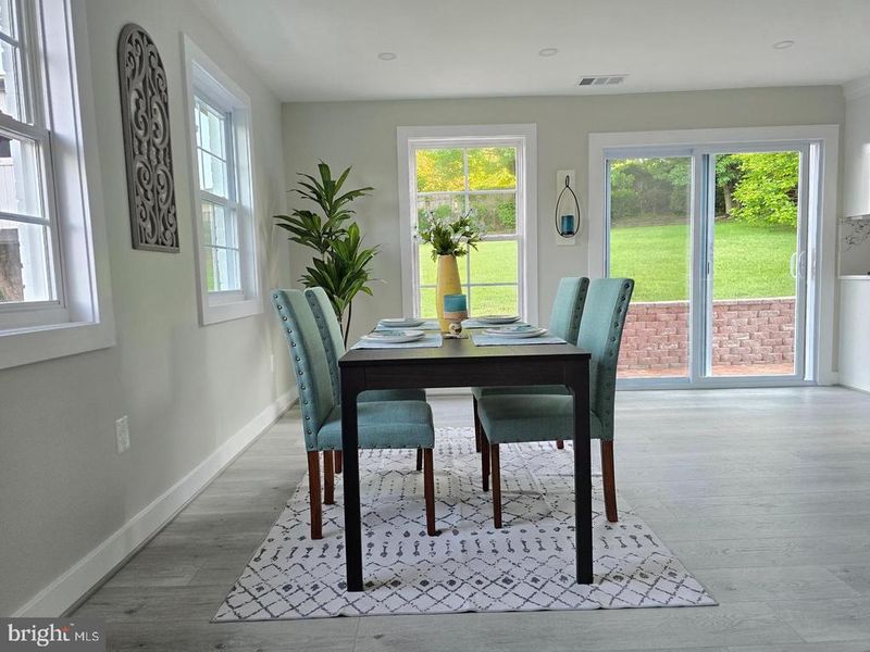 6065 Munson Hill Rd, Falls Church, VA 22044