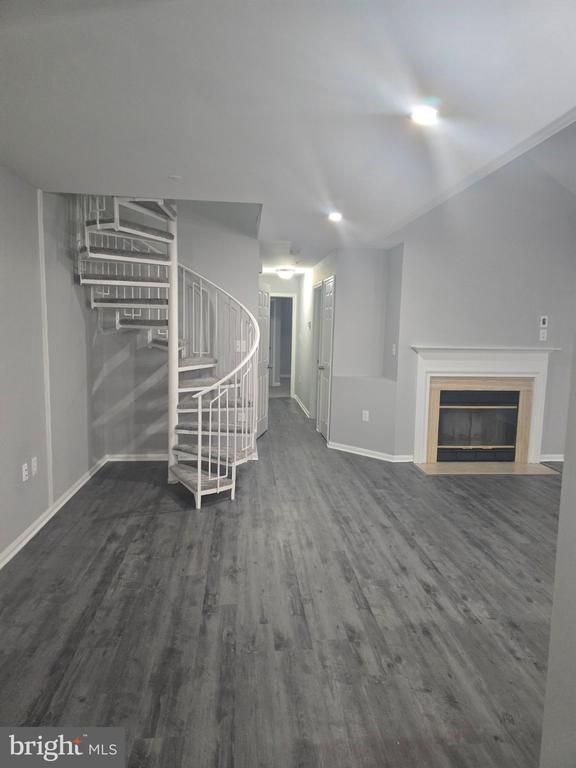 9605 Lake Pointe Ct #303, Upper Marlboro, MD 20774