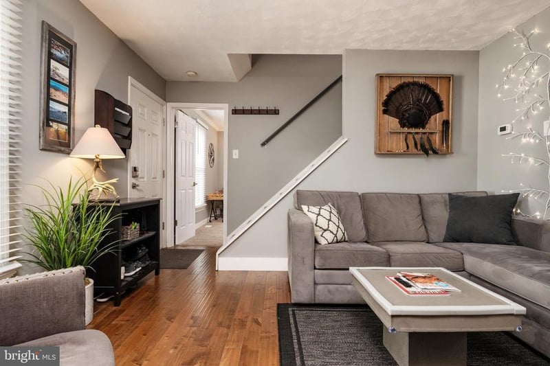1033 Hyde Park Dr, Annapolis, MD 21403