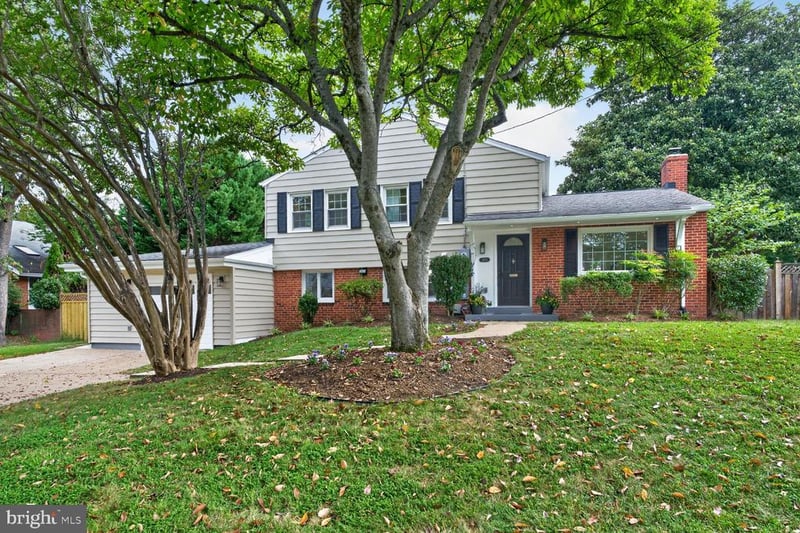 1022 Croton Dr, Alexandria, VA 22308