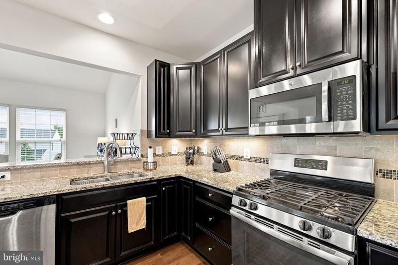 36 Black Forest Ln, Lovettsville, VA 20180