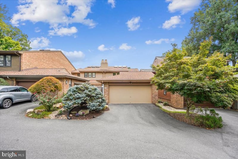 5251 Strathmore Ave, Kensington, MD 20895