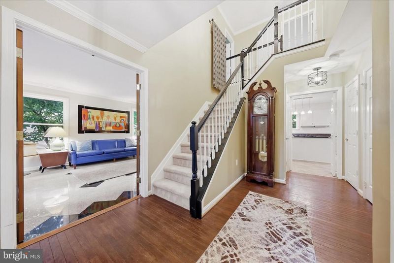 9005 Shadybrook Dr, Frederick, MD 21701
