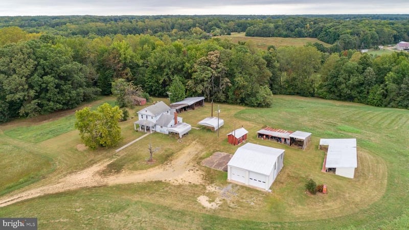 19 Berry Hill Ln, Fredericksburg, VA 22405