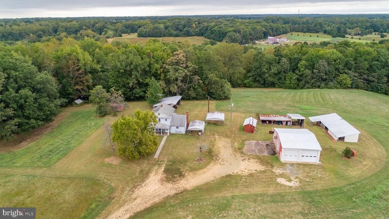 19 Berry Hill Ln, Fredericksburg, VA 22405