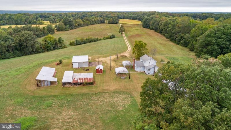 19 Berry Hill Ln, Fredericksburg, VA 22405