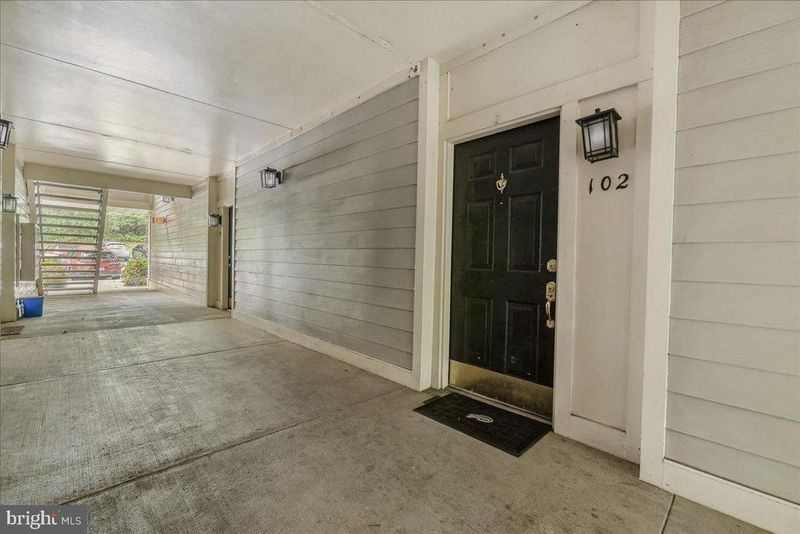111 Timberbrook Ln #102, Gaithersburg, MD 20878