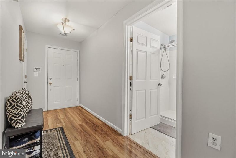 111 Timberbrook Ln #102, Gaithersburg, MD 20878