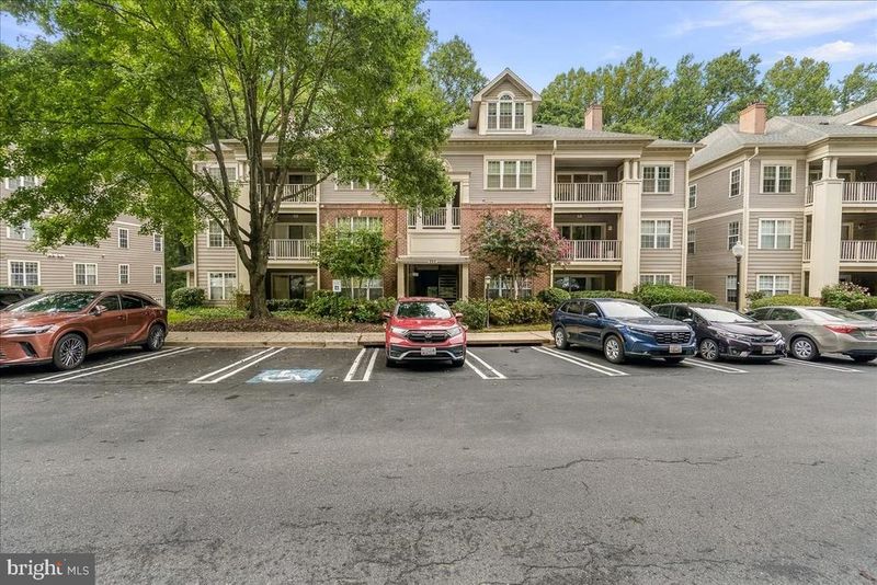 111 Timberbrook Ln #102, Gaithersburg, MD 20878