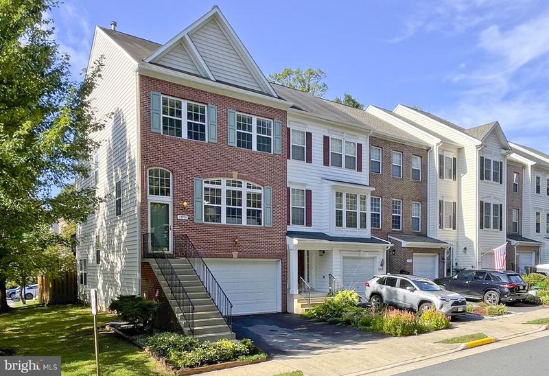 13901 Gothic Dr, Centreville, VA 20121