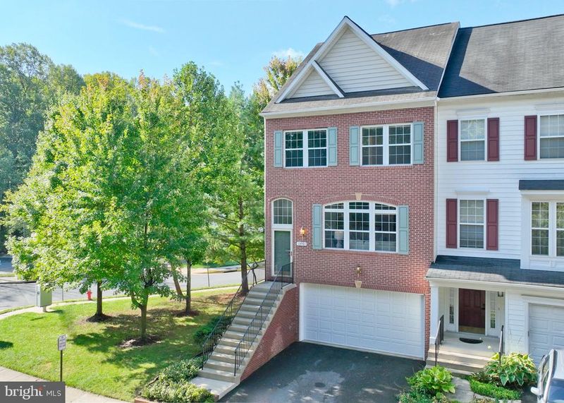 13901 Gothic Dr, Centreville, VA 20121
