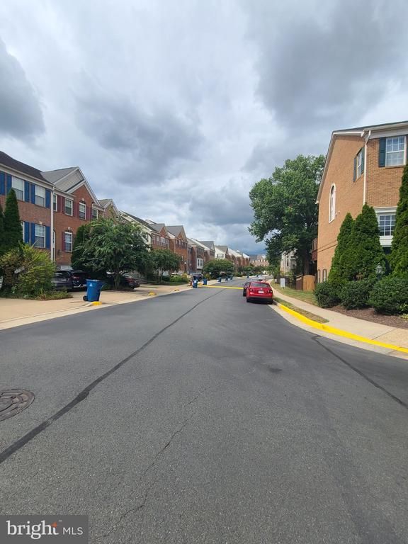 13586 Cedar Run Ln, Herndon, VA 20171