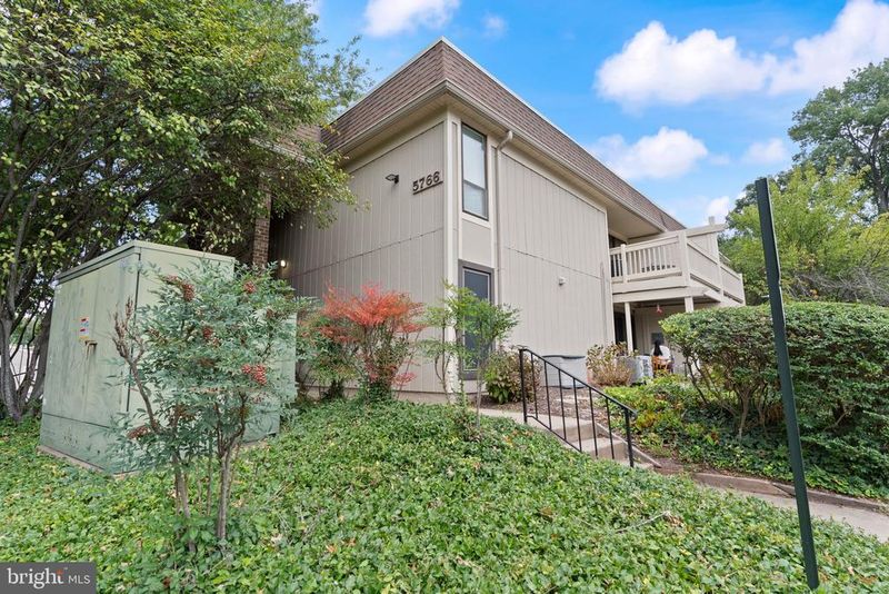 5766 Rexford Ct #M, Springfield, VA 22152