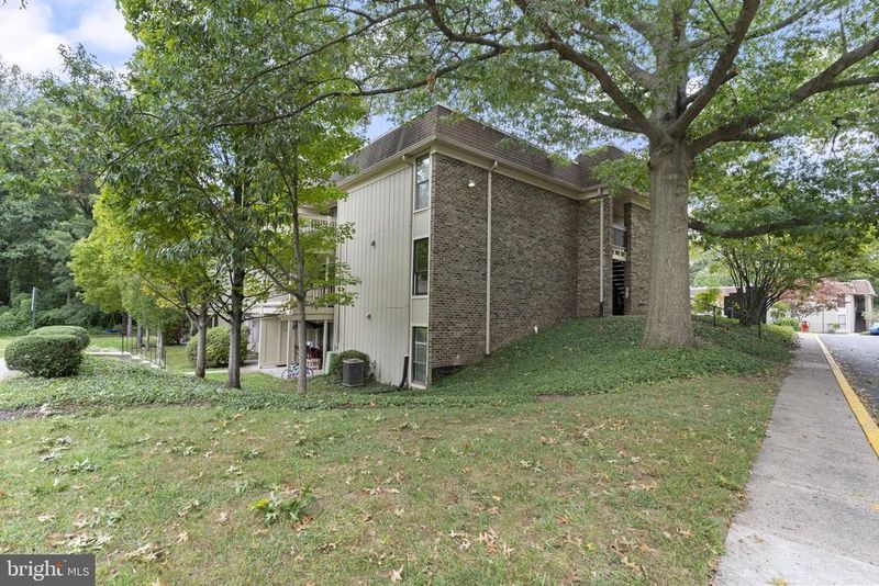 5766 Rexford Ct #M, Springfield, VA 22152