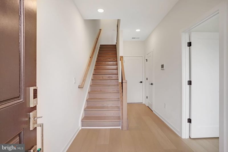 24983 Rosslare Harbour Ter, Chantilly, VA 20152