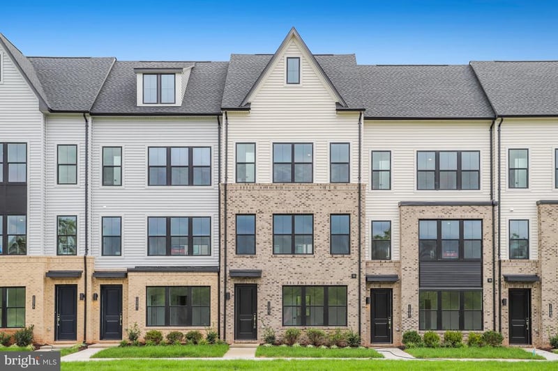 24983 Rosslare Harbour Ter, Chantilly, VA 20152