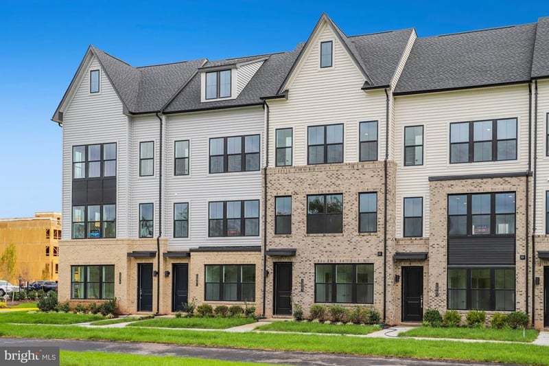 24983 Rosslare Harbour Ter, Chantilly, VA 20152
