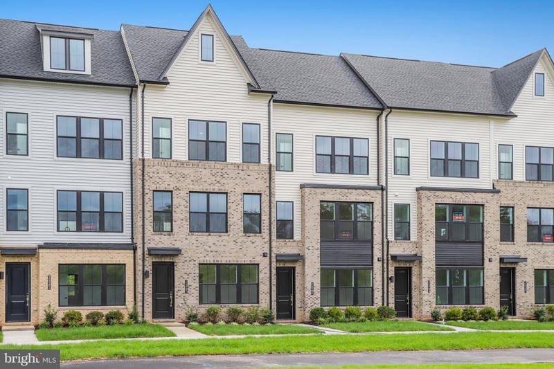 24983 Rosslare Harbour Ter, Chantilly, VA 20152