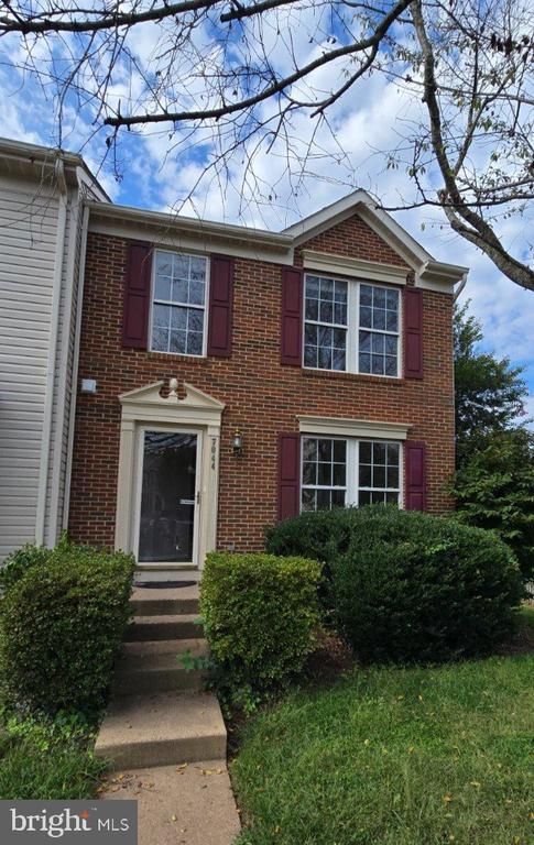 7044 Rogue Ln, Gainesville, VA 20155