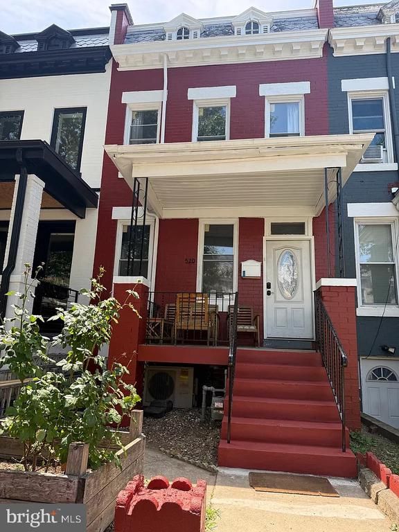 520 Kenyon St NW, Washington, DC 20010