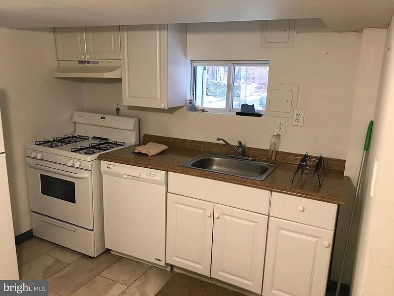 520 Kenyon St NW, Washington, DC 20010