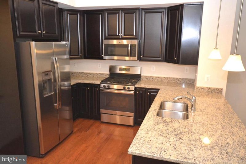 5942 Leben Dr, Frederick, MD 21703