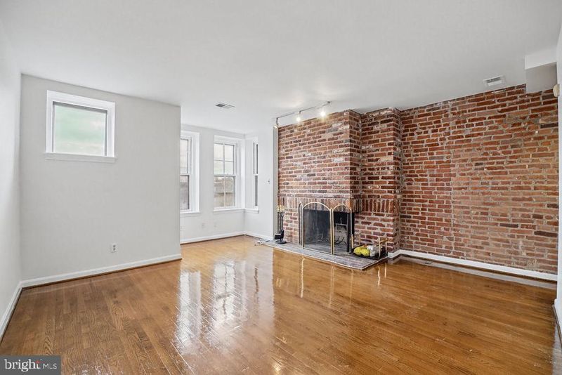 410 11th St NE #14, Washington, DC 20002