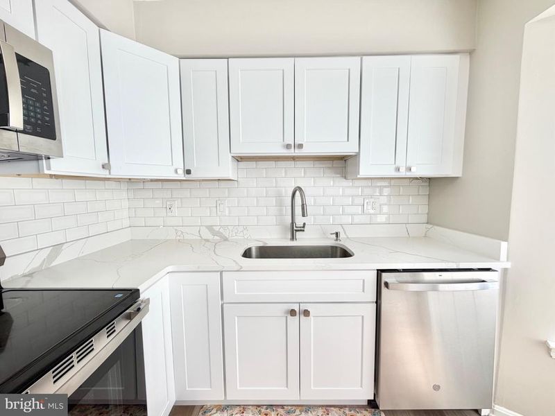 5941 Heritage Dr, Burke, VA 22015