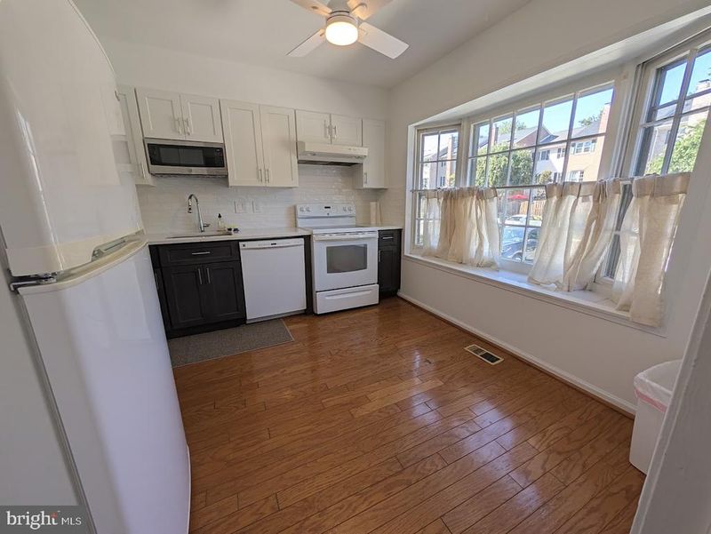 8241 Clifton Farm Ct, Alexandria, VA 22306