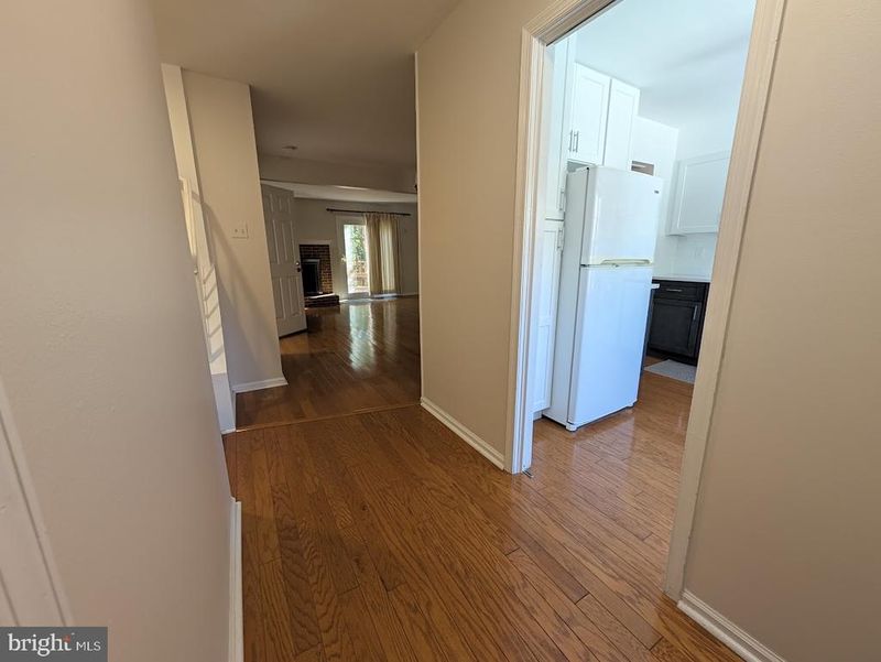 8241 Clifton Farm Ct, Alexandria, VA 22306