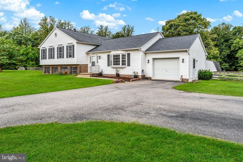5285 Stowe Ln, Waldorf, MD 20601