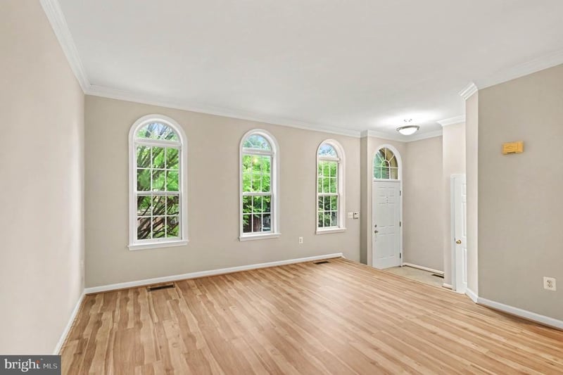 2403 Gorgas Pl, Alexandria, VA 22311