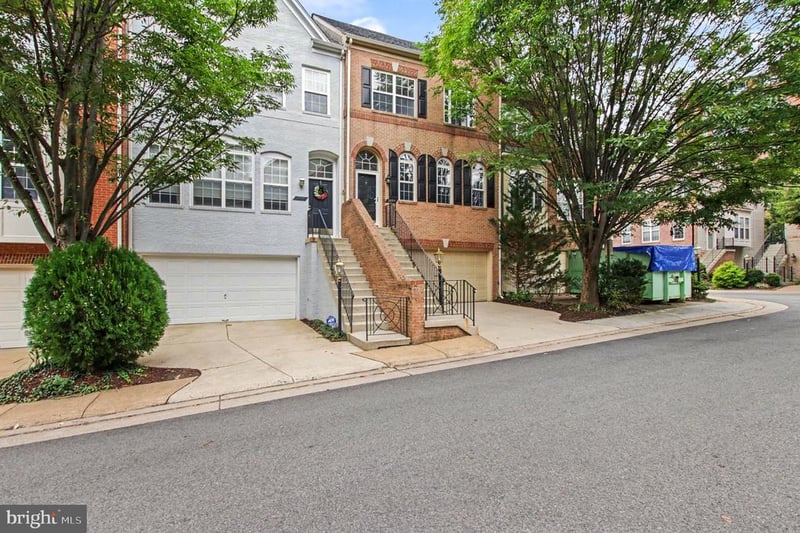 2403 Gorgas Pl, Alexandria, VA 22311