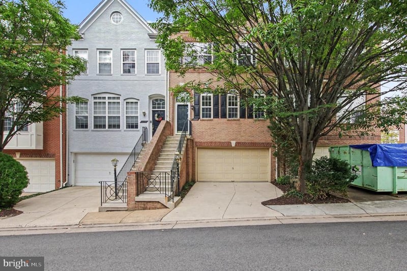 2403 Gorgas Pl, Alexandria, VA 22311