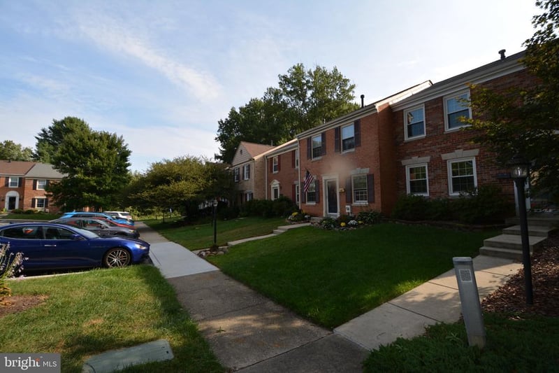 27 Midline Ct, Gaithersburg, MD 20878