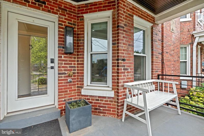 5622 13th St NW #2, Washington, DC 20011