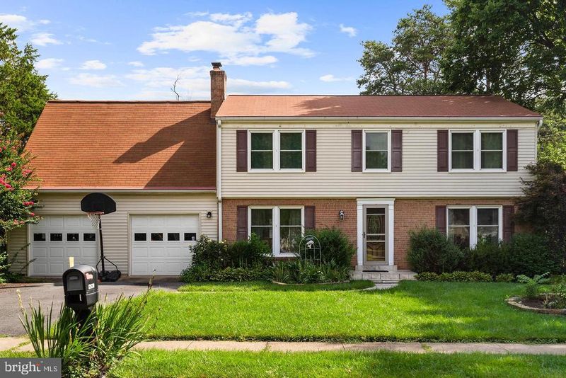 12630 Etruscan Dr, Herndon, VA 20171