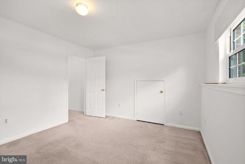 7369 Rhondda Dr, Lorton, VA 22079