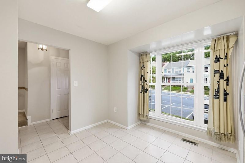 4000 Sparrow House Ln, Burtonsville, MD 20866
