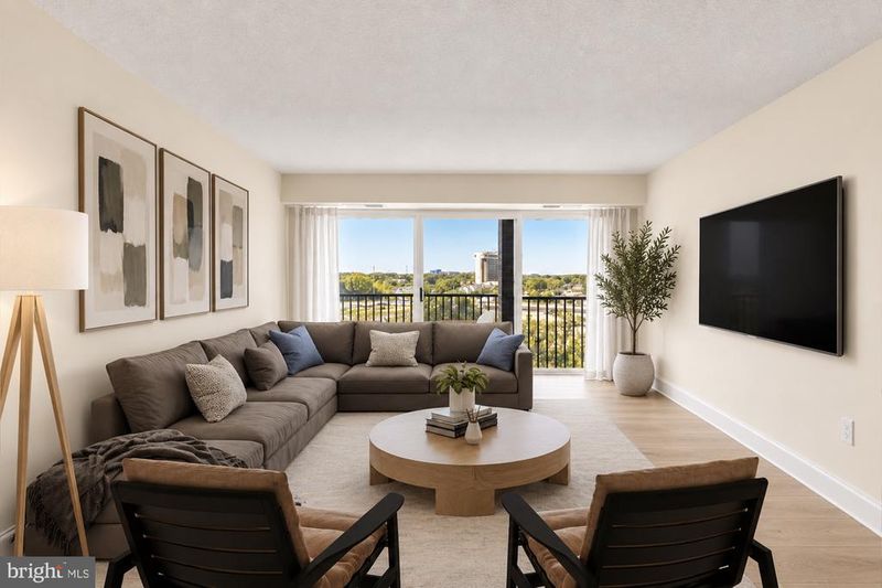 1300 S Army Navy Dr #1007, Arlington, VA 22202
