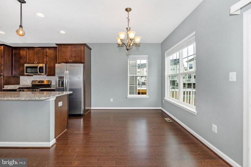 5961 Whelan Ln, Frederick, MD 21703
