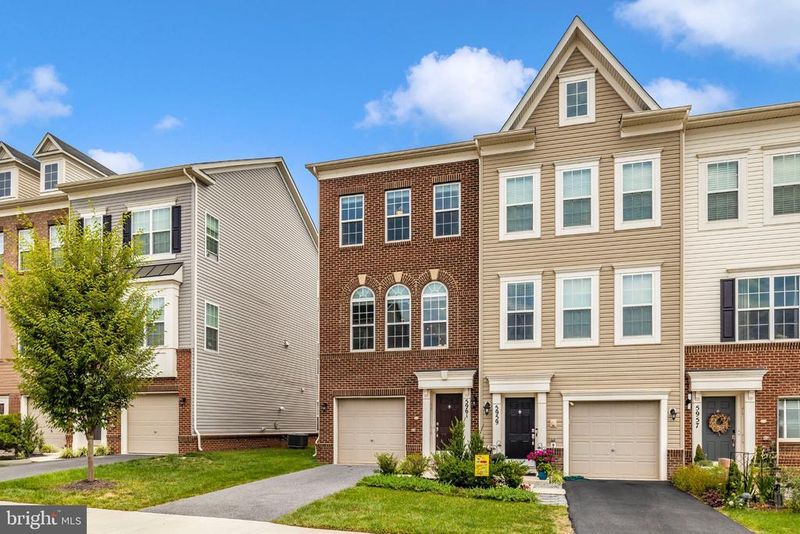 5961 Whelan Ln, Frederick, MD 21703