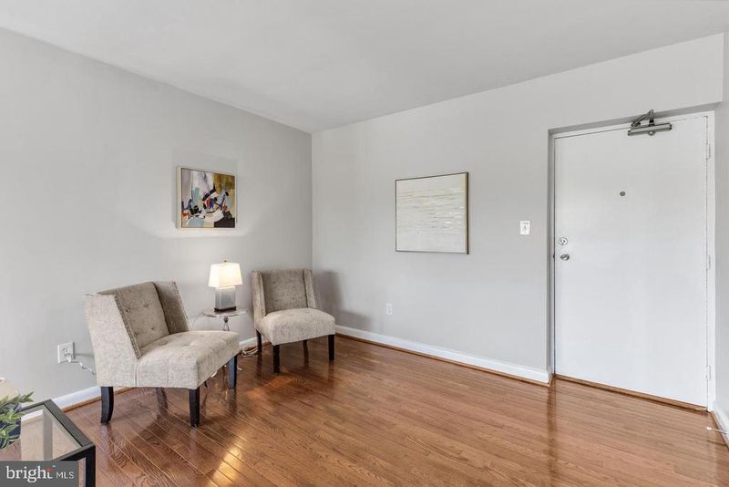 3701 5th St S #306, Arlington, VA 22204