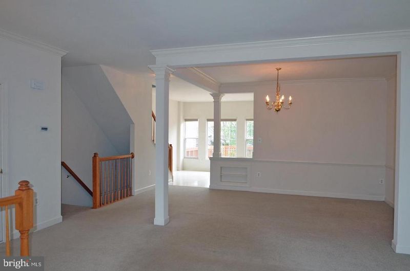 14243 Glade Spring Dr, Centreville, VA 20121