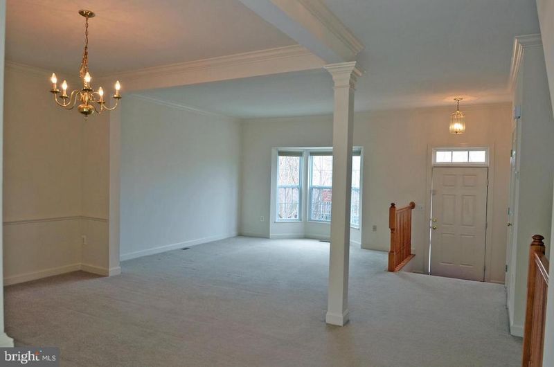 14243 Glade Spring Dr, Centreville, VA 20121