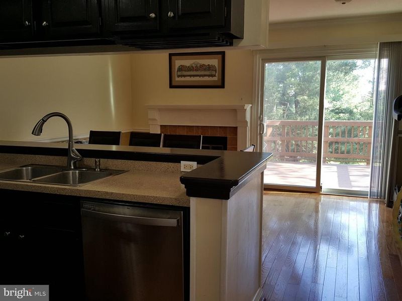 6597 Medinah Ln, Alexandria, VA 22312